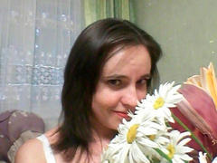 MelanieAhHot - female with brown hair and  small tits webcam at xLoveCam