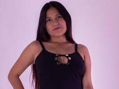 MelanieGates - female with brown hair webcam at LiveJasmin