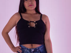 MelanieGates - female with brown hair webcam at LiveJasmin
