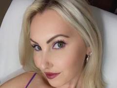 MelanieGriff - blond female webcam at xLoveCam