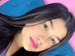 MelanieJonsom - female with brown hair webcam at xLoveCam