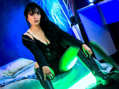 MelaniPower - female with black hair webcam at LiveJasmin