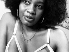 MelaninDose from xLoveCam