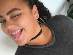 JuliSimons from ImLive