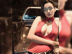 MelannieCoras - female with  big tits webcam at xLoveCam