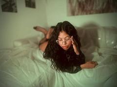 MelanieRousse - female with black hair webcam at StripChat