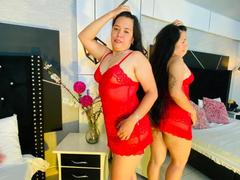 MelanyCrus - female with black hair webcam at xLoveCam