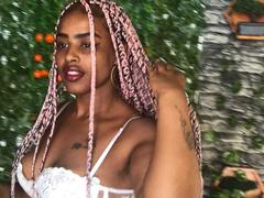 MelanyObama - female with brown hair and  big tits webcam at xLoveCam