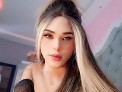 MelanyOsama - shemale with black hair and  small tits webcam at xLoveCam