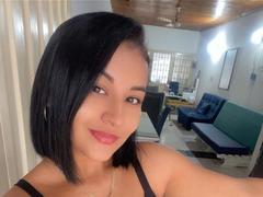MelanyWalker - female with black hair and  big tits webcam at xLoveCam