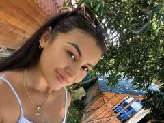 MelanyWalker - female with black hair and  big tits webcam at xLoveCam