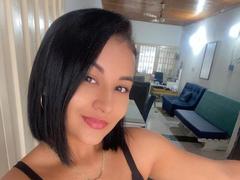 MelanyWalker - female with black hair and  big tits webcam at xLoveCam