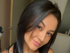 MelanyWalker - female with black hair and  big tits webcam at xLoveCam