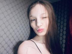 MelbaCaffee - female with brown hair webcam at xLoveCam