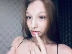 MelbaCaffee - female with brown hair webcam at xLoveCam