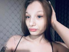 MelbaCaffee - female with brown hair webcam at xLoveCam