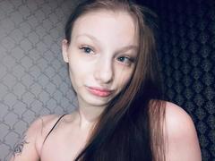 MelbaCaffee - female with brown hair webcam at xLoveCam