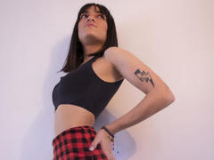 MeliMuller - female with brown hair and  small tits webcam at LiveJasmin