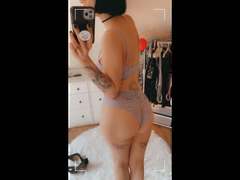 Melia-hot - female with black hair webcam at xLoveCam