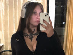 MelinaBoye - blond female with  big tits webcam at xLoveCam