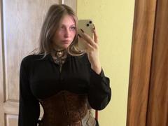 MelinaBoye - blond female with  big tits webcam at xLoveCam
