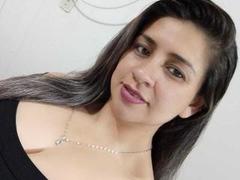MelindaBoobs - blond female with  big tits webcam at xLoveCam