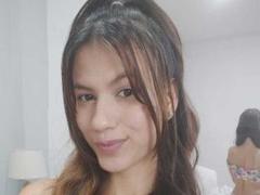 VictoriaDaniells - female with brown hair webcam at LiveJasmin