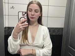 MelisaStar69 - female with brown hair and  small tits webcam at xLoveCam