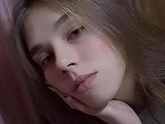 MelissaCrayzy - female with brown hair webcam at xLoveCam