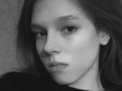 MelissaCrayzy - female with brown hair webcam at xLoveCam