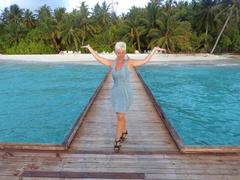 MelissaDeluxe-hot - blond female webcam at xLoveCam