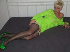 MelissaDeluxe-hot - blond female webcam at xLoveCam