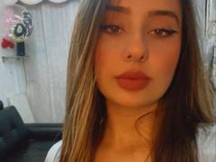 MelissaMora - female with brown hair webcam at xLoveCam