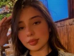 MelissaMora - female with brown hair webcam at xLoveCam