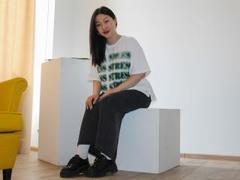MelissaPlum - female with black hair webcam at LiveJasmin