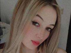 MelissaWendy - blond female webcam at xLoveCam