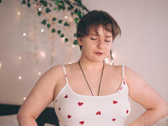 MelissaxMoore - female with brown hair and  big tits webcam at ImLive