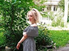 MellMelie - female with black hair webcam at xLoveCam