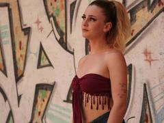 Melly4you-hot - female with black hair webcam at xLoveCam