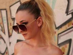 Melly4you-hot - female with black hair webcam at xLoveCam