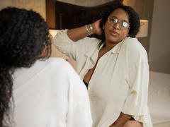 MelyFoster - female with black hair and  big tits webcam at xLoveCam