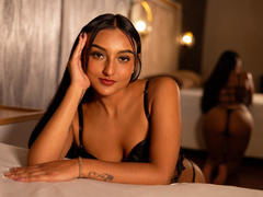 MelodyBetancourt - female with black hair and  big tits webcam at ImLive