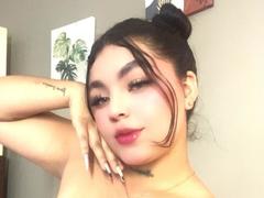 MelodyBlossom - female webcam at xLoveCam