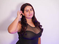 MelodyJames from xLoveCam