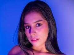 MelodyRoss - female with black hair and  big tits webcam at xLoveCam