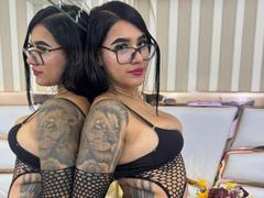 KattyRusso - female with black hair and  big tits webcam at LiveJasmin