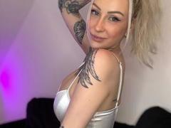 Meltattx-hot - blond female webcam at xLoveCam