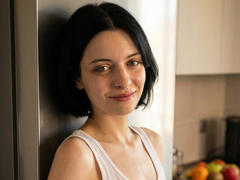 MelyndaMarron - female with black hair and  big tits webcam at xLoveCam