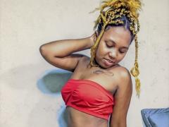 MereAh from xLoveCam