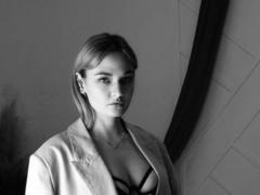 MeriyJewel from xLoveCam